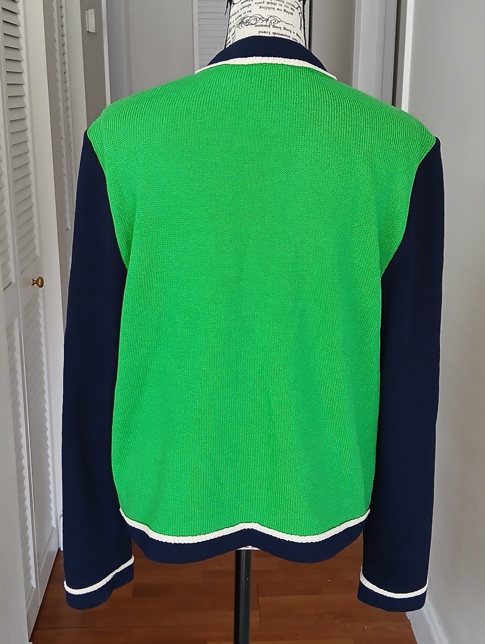 Vintage‎ ST JOHN COLLECTION Marie Gray Santana Knit Cardigan Sweater - Picture 5 of 10